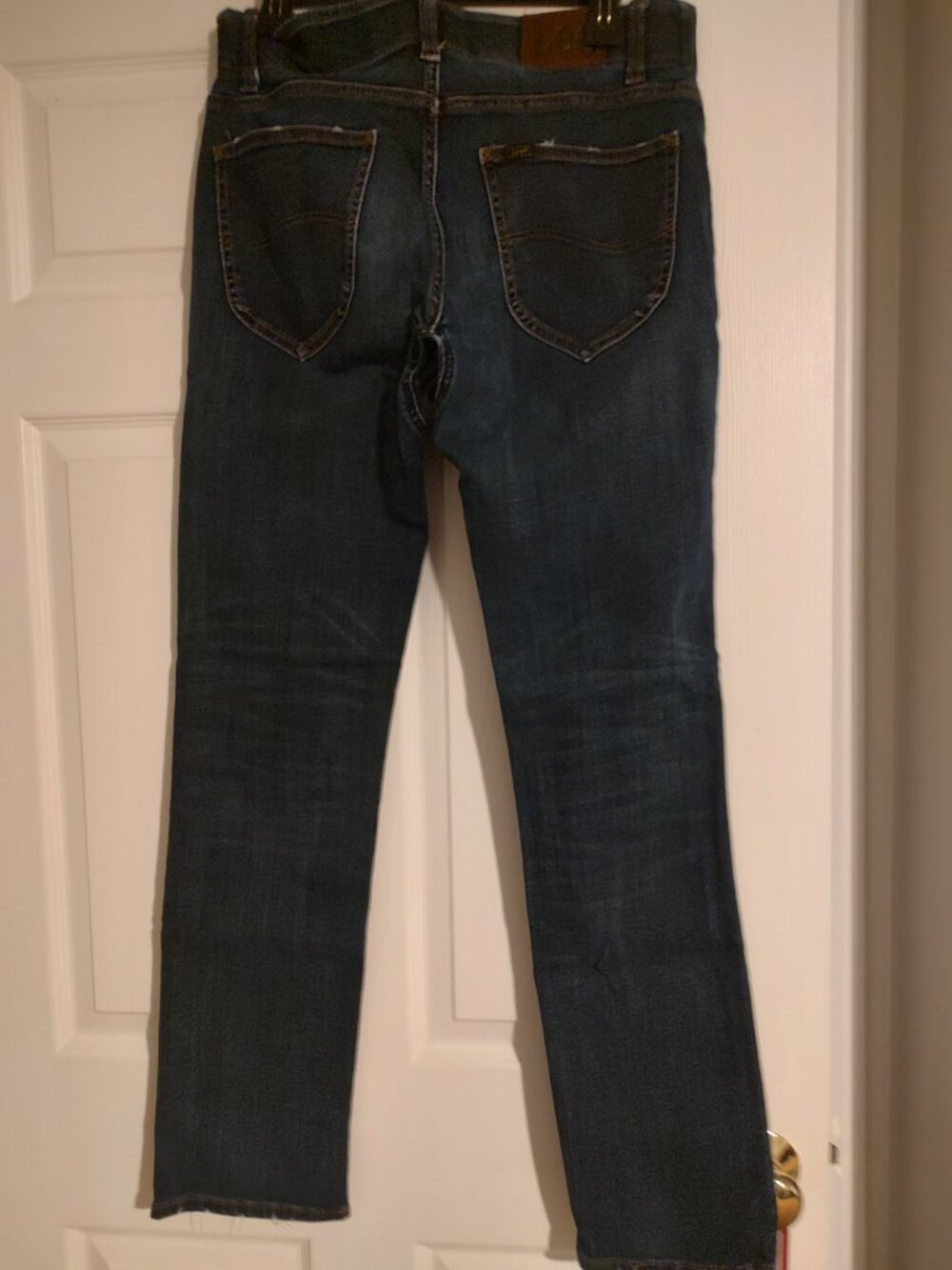 Lee - Picture 2 of 2